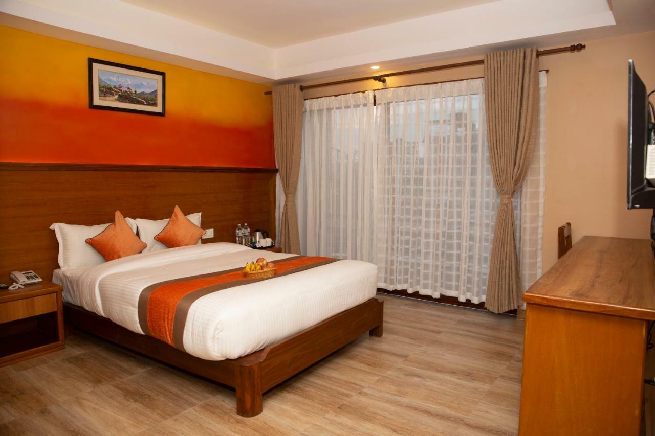 Hotel Lake Star Покхара Екстер'єр фото