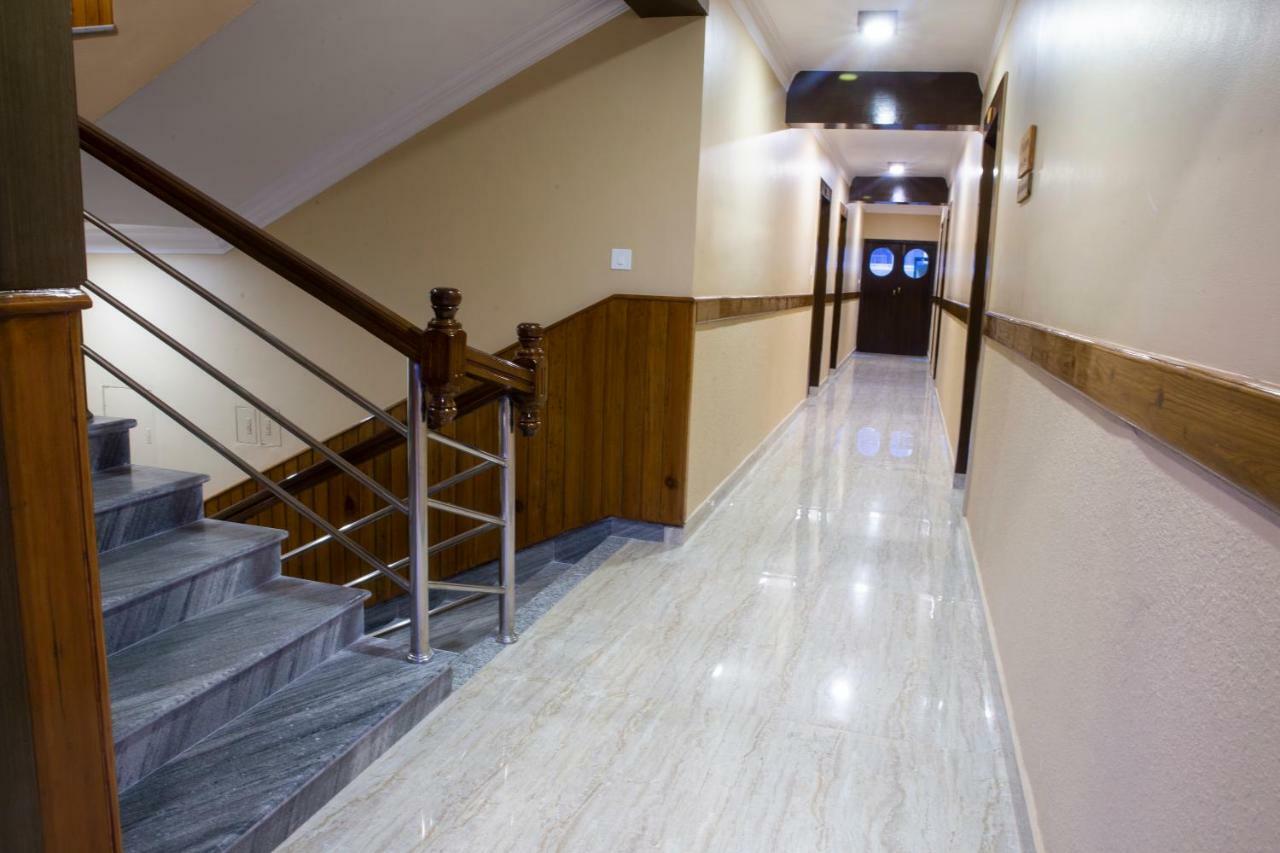 Hotel Lake Star Покхара Екстер'єр фото